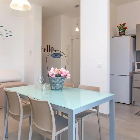 600 Meters From The Sea - Private Courtyard And Parking * Diano Marina