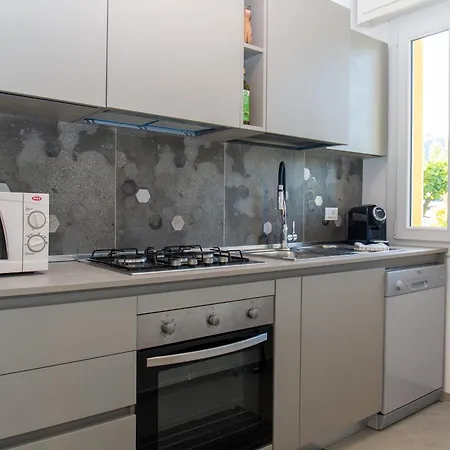 600 Meters From The Sea - Private Courtyard And Parking Diano Marina